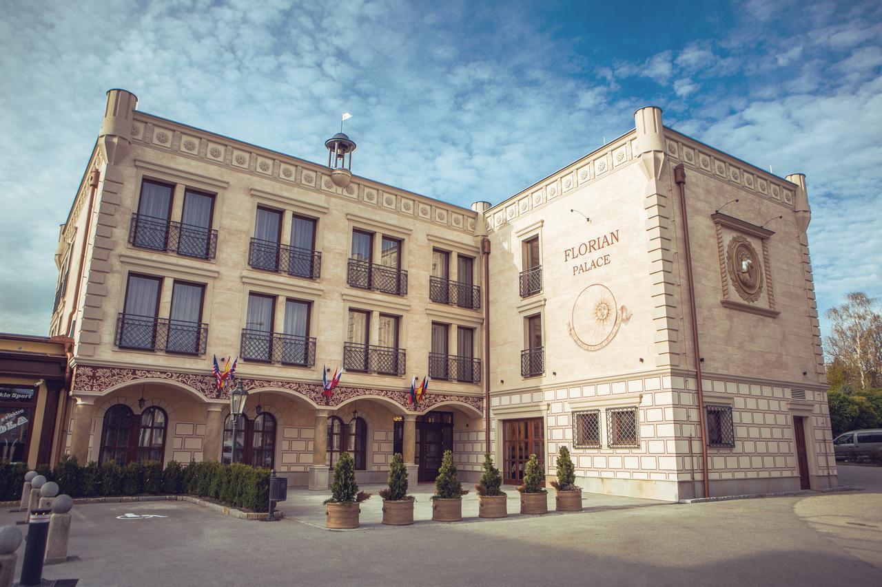 Hotel Florian Palace Jindřichův Hradec Buitenkant foto