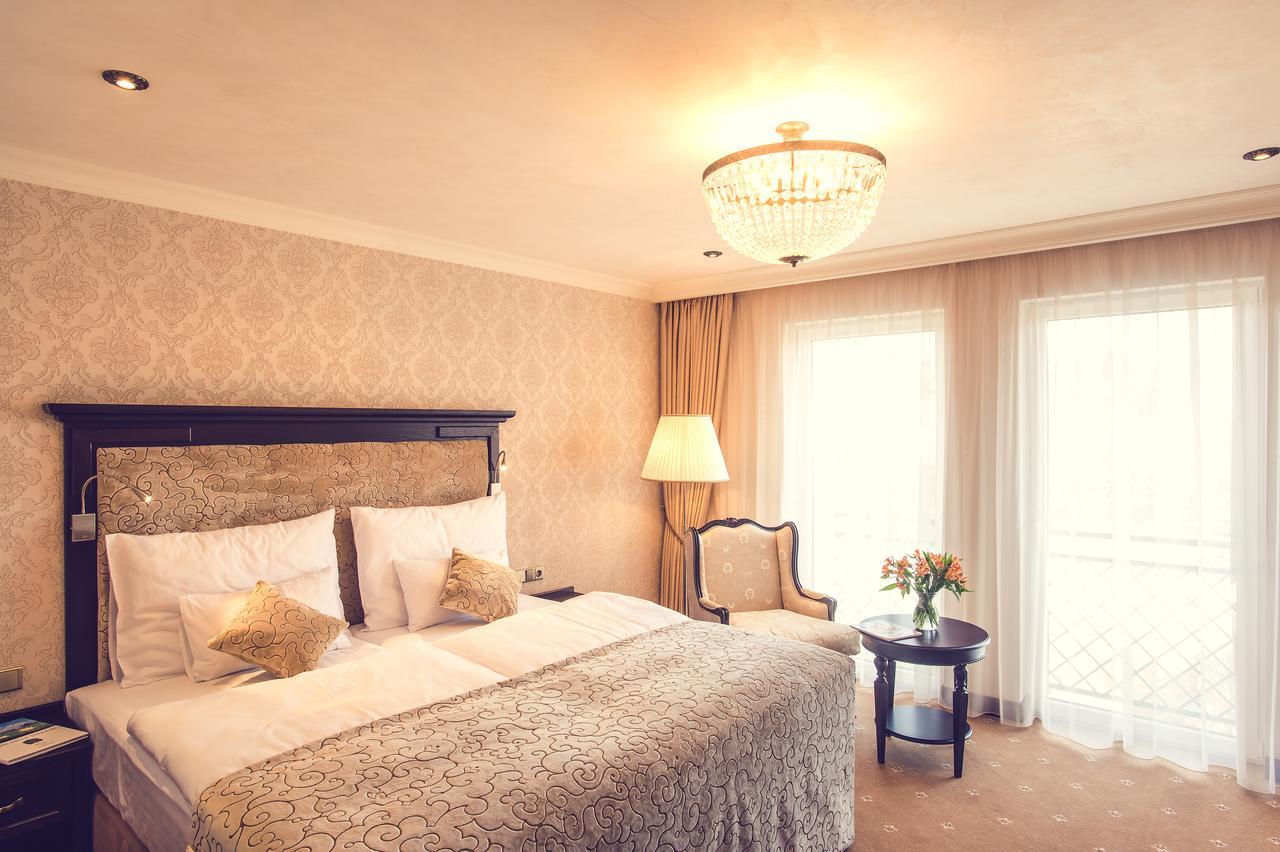 Hotel Florian Palace Jindřichův Hradec Buitenkant foto