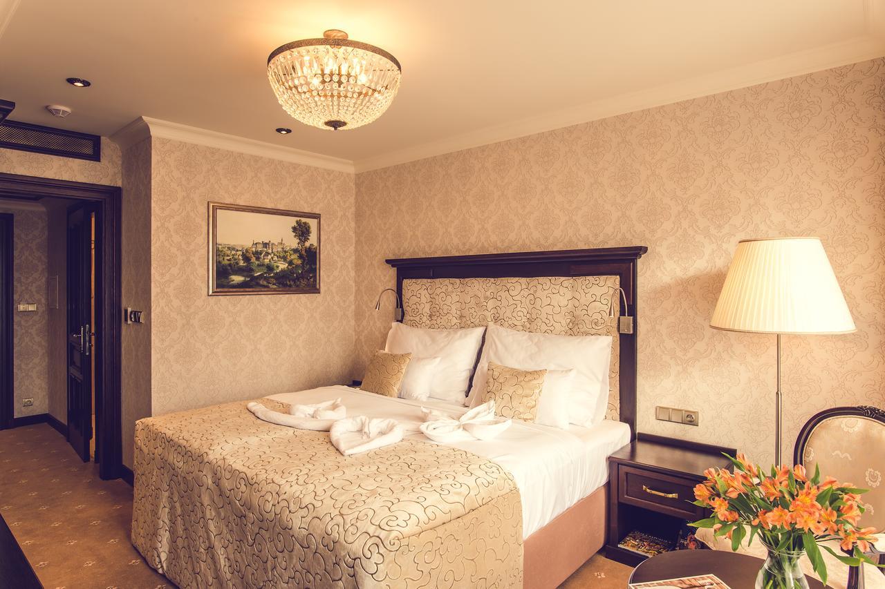 Hotel Florian Palace Jindřichův Hradec Buitenkant foto